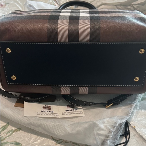 Burberry
Check Bowling Medium  Leather Top-Handle Bag - Picture 4 of 11